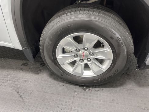 Used 2024 GMC Sierra 1500 SLE image 28