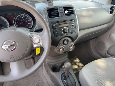 Used 2012 Nissan Versa SV FWD image 18