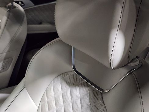 Used 2022 Genesis G70 3.3T image 32