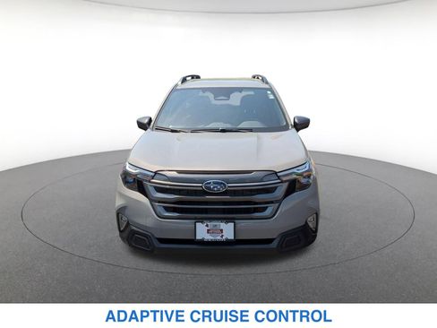 Used 2025 Subaru Forester Premium AWD/4WD image 2