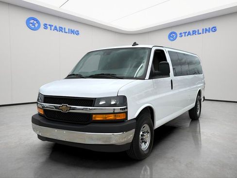 Certified 2025 Chevrolet Express 3500 LT w/ LT Preferred Equipment Group RWD image 16