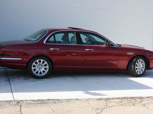 Used 2004 Jaguar XJ8 image 8