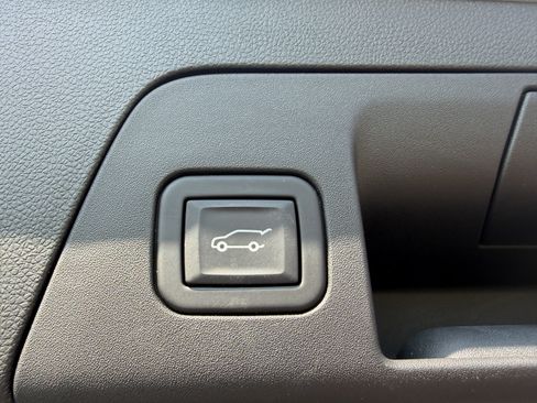 Used 2023 Buick Envision Avenir AWD/4WD image 12