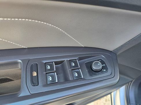 Used 2023 Volkswagen Atlas SEL AWD/4WD image 19