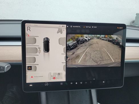 Used 2023 Tesla Model 3 Standard Range image 24