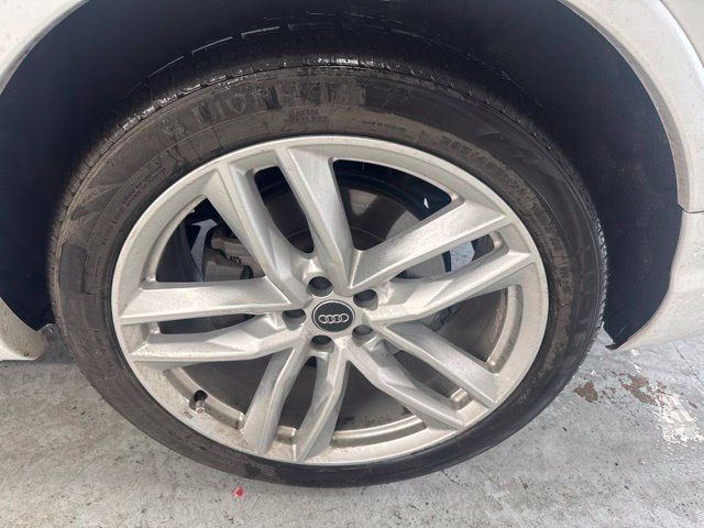 Used 2017 Audi Q7 3.0T Prestige AWD/4WD image 6