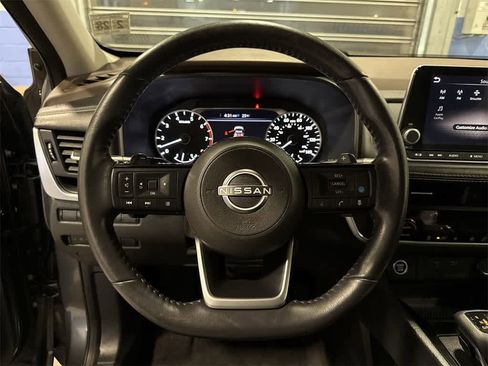 Used 2023 Nissan Rogue SV w/ SV Premium B Package image 18