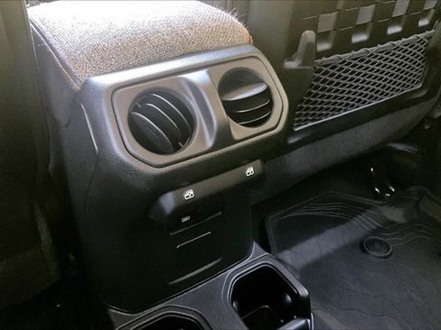 Used 2022 Jeep Gladiator Mojave w/ Cold Weather Group AWD/4WD image 10