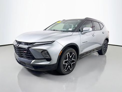 Used 2024 Chevrolet Blazer RS w/ Driver Confidence II Package FWD image 4