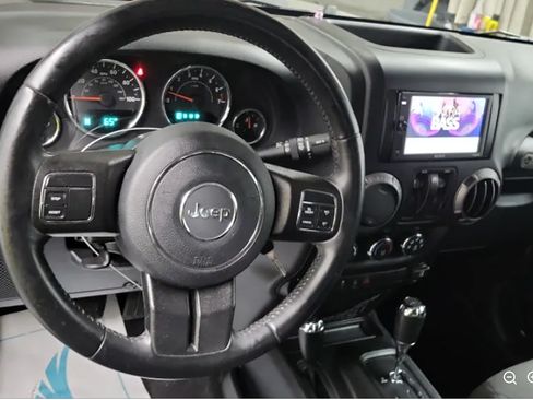 Used 2018 Jeep Wrangler Sport AWD/4WD image 9