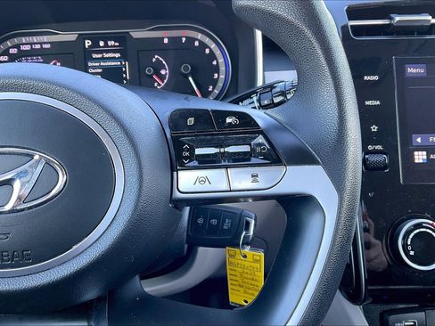 Used 2024 Hyundai Tucson SE image 12