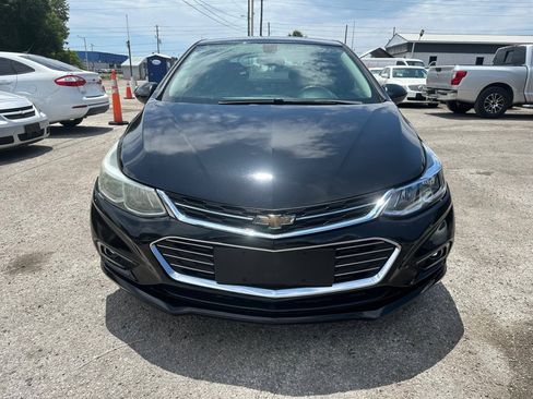 Used 2018 Chevrolet Cruze LS FWD image 2
