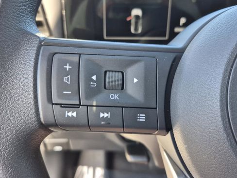 Certified 2025 Nissan Kicks SV AWD/4WD image 28