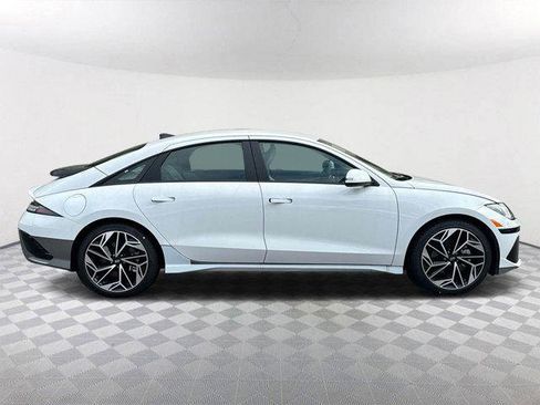 New 2025 Hyundai Ioniq 6 SEL RWD image 4