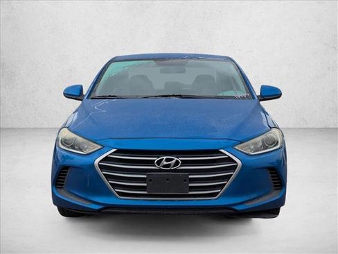 Used 2017 Hyundai Elantra SE image 2