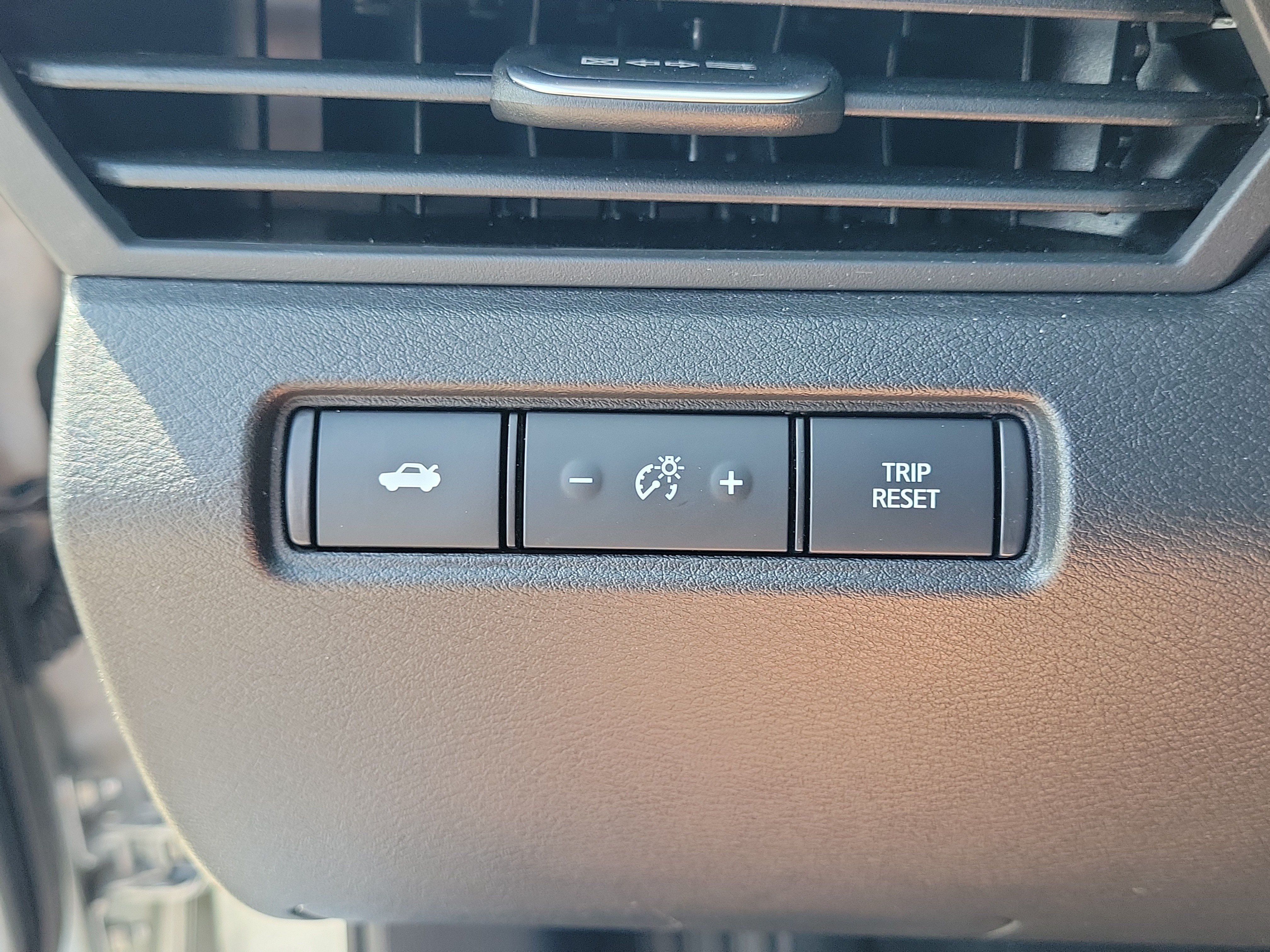 Certified 2026 Nissan Altima 2.5 SV FWD image 24
