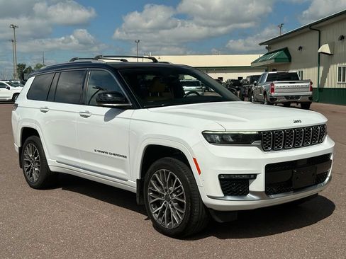 Used 2023 Jeep Grand Cherokee L Summit AWD/4WD image 7
