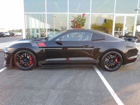 Used 2020 Ford Mustang Shelby GT500 w/ Technology Package image 7