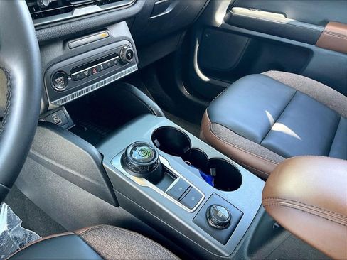 Used 2025 Ford Bronco Sport Outer Banks AWD/4WD image 19