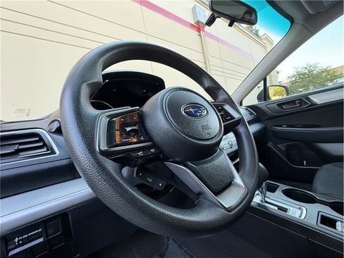 Used 2018 Subaru Outback 2.5i AWD/4WD image 12