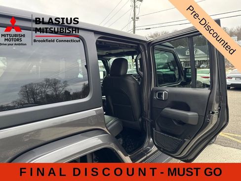 Used 2023 Jeep Wrangler Unlimited Sahara w/ Cold Weather Group AWD/4WD image 22