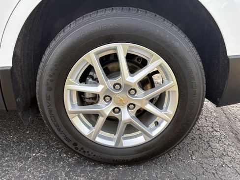 Used 2022 Chevrolet Equinox LT w/ Driver Convenience Package image 14