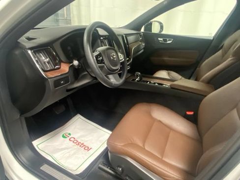 Certified 2023 Volvo XC60 B5 Plus w/ Climate Package AWD/4WD image 9