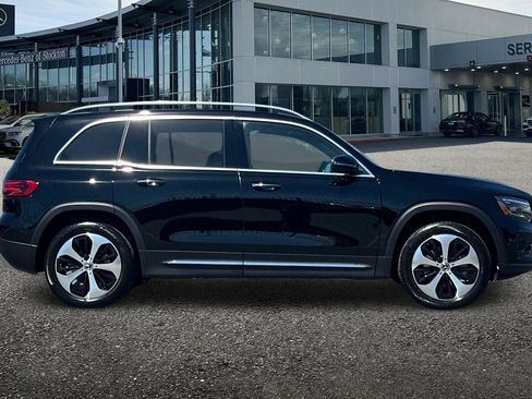 New 2025 Mercedes-Benz GLB 250 4MATIC image 3