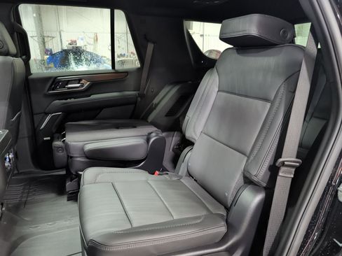 Used 2026 GMC Yukon Denali w/ Sun & Power Step Package AWD/4WD image 8