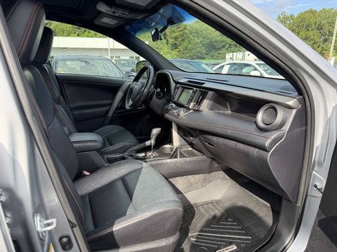 Used 2016 Toyota RAV4 SE FWD image 12
