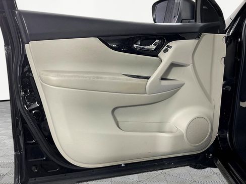 Used 2021 Nissan Rogue Sport SV AWD/4WD image 20