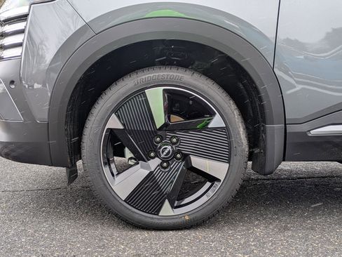 New 2026 Nissan Kicks SV image 8