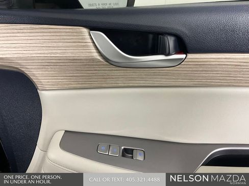 Used 2022 Hyundai Palisade SEL w/ Premium Package FWD image 22