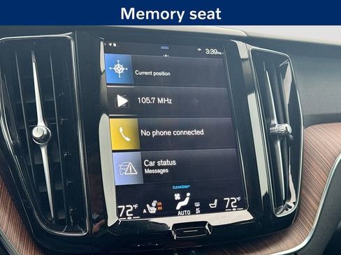 Used 2021 Volvo XC60 T5 Momentum w/ Premium Package image 16