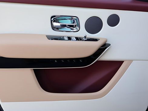 New 2026 Rolls-Royce Cullinan image 14