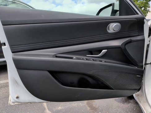 Used 2021 Hyundai Elantra SEL w/ Convenience + Premium Package FWD image 27