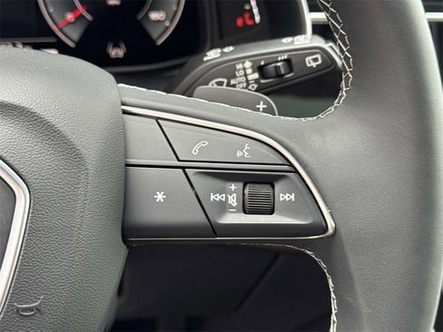 Used 2025 Audi Q8 Premium Plus image 27