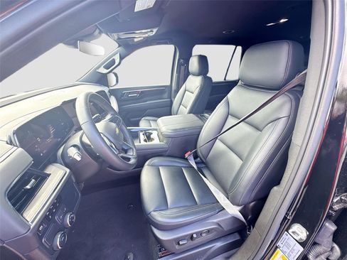 Used 2025 Chevrolet Tahoe LS image 10