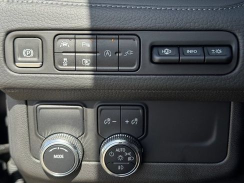 Used 2022 GMC Yukon Denali RWD image 25