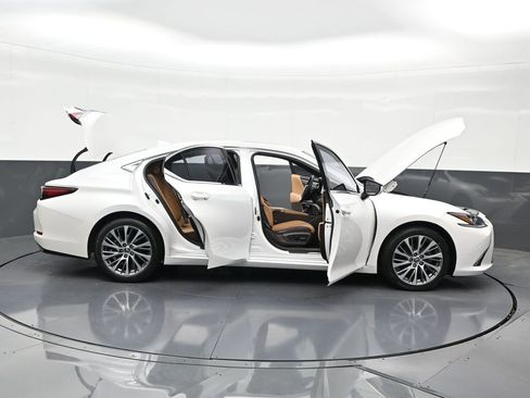 Used 2019 Lexus ES 350 w/ Premium Package image 32