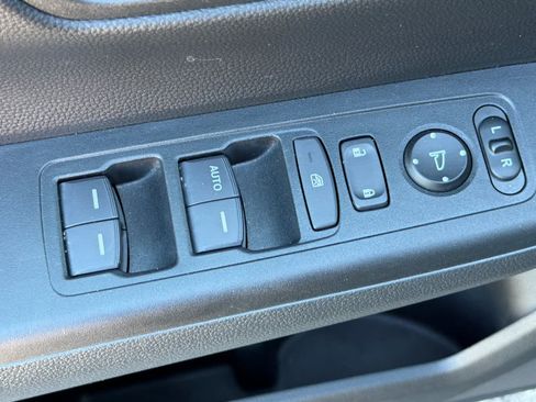 Used 2023 Honda CR-V LX image 15
