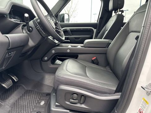 Used 2025 Land Rover Defender 110 V8 AWD/4WD image 19