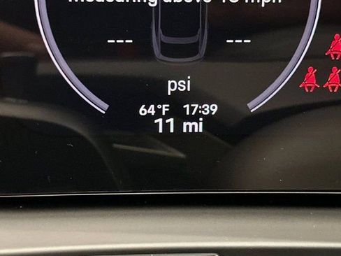 Certified 2025 Porsche Cayenne Coupe image 33