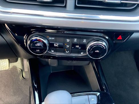 Used 2025 Chevrolet Trax ACTIV w/ Driver Confidence Package image 31