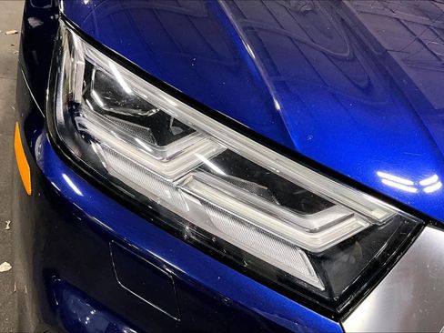 Used 2020 Audi SQ5 Premium Plus w/ Premium Plus Package image 26