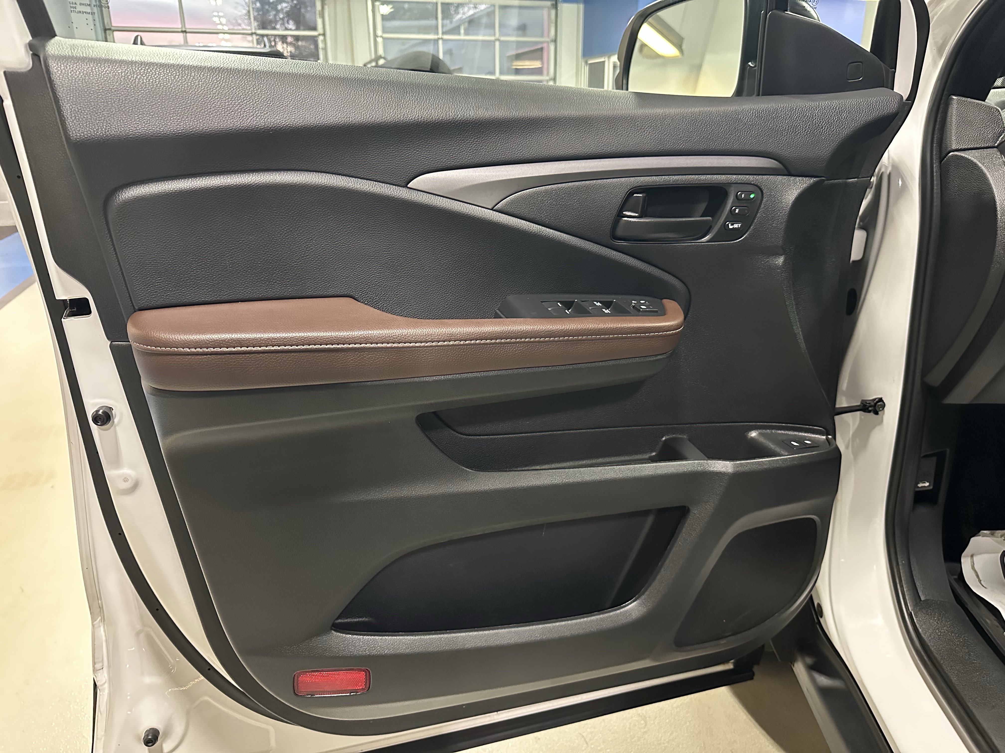 Used 2024 Honda Passport EX-L image 21