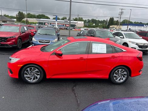 Used 2018 Honda Civic EX image 2