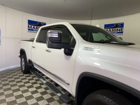 Used 2024 Chevrolet Silverado 2500 High Country w/ High Country Premium Package AWD/4WD image 4