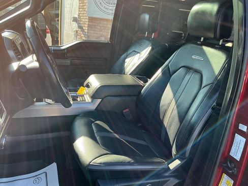 Used 2018 Ford F150 Platinum w/ Equipment Group 701A Luxury image 16