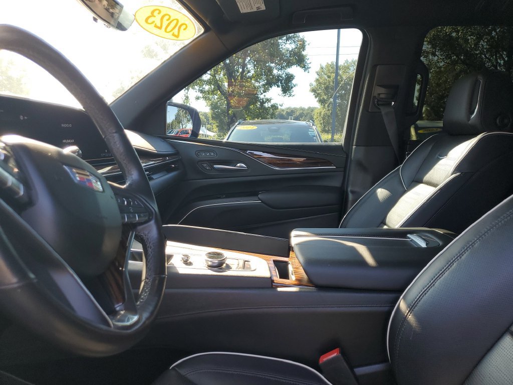 Used 2023 Cadillac Escalade ESV Premium Luxury AWD/4WD image 19